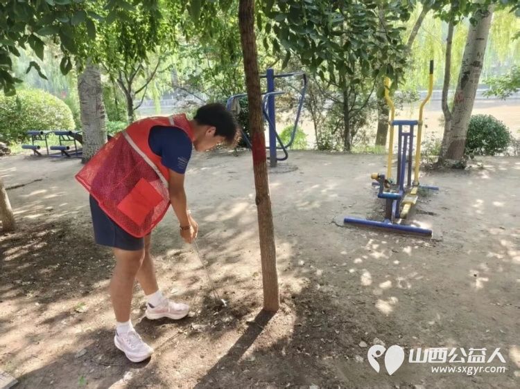 喜迎全国生态日守护文峪河碧水清流----8月14日文水县爱心帮扶志愿者协会开展新时代文明实践护河志愿服务活动以实际行动为家乡河道生态美颜 - 第5张