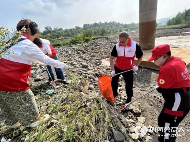 守护桃河碧水践行生态志愿｜阳泉市红十字纵擎救援队参与全国生态日 桃河护岸·水清岸绿 巡河清岸行动以红十字志愿力量守护母亲河生态环境 - 第3张