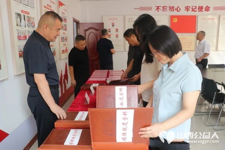 爱心相通托举希望 | 盐湖区无党派人士走进盐湖区志愿者协会为困境儿童带来了牛奶鸡蛋等生活慰问品送去温暖与力量向协会阳光成长项目捐赠爱心善款4300元 - 第7张 - 山西公益人 爱心相通托举希望 | 盐湖区无党派人士走进盐湖区志愿者协会为困境儿童带来了牛奶鸡蛋等生活慰问品送去温暖与力量向协会阳光成长项目捐赠爱心善款4300元 - 第7张