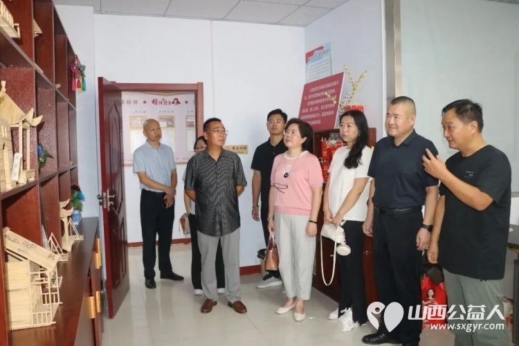 爱心相通托举希望 | 盐湖区无党派人士走进盐湖区志愿者协会为困境儿童带来了牛奶鸡蛋等生活慰问品送去温暖与力量向协会阳光成长项目捐赠爱心善款4300元 - 第4张 - 山西公益人 爱心相通托举希望 | 盐湖区无党派人士走进盐湖区志愿者协会为困境儿童带来了牛奶鸡蛋等生活慰问品送去温暖与力量向协会阳光成长项目捐赠爱心善款4300元 - 第4张