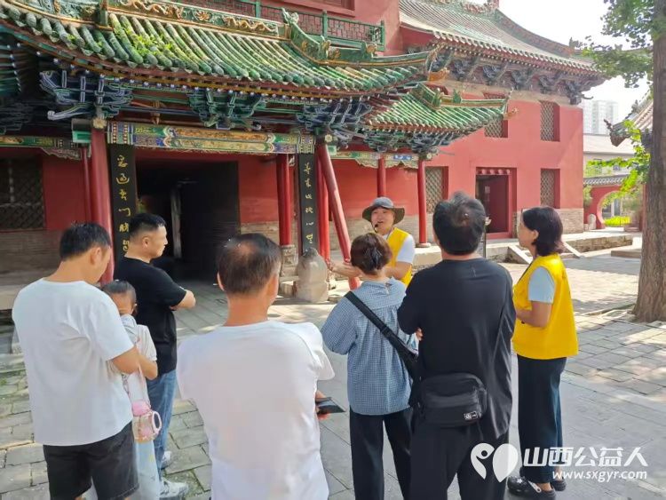 长治文保志愿者助力省运会在城隍庙开展义务讲解向来自各地的游客介绍城隍庙的历史与文化展现长治本地文化魅力也展现了长治志愿者的服务风采与本地文化底蕴 - 第23张