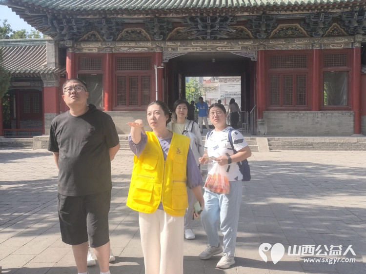 长治文保志愿者助力省运会在城隍庙开展义务讲解向来自各地的游客介绍城隍庙的历史与文化展现长治本地文化魅力也展现了长治志愿者的服务风采与本地文化底蕴 - 第17张