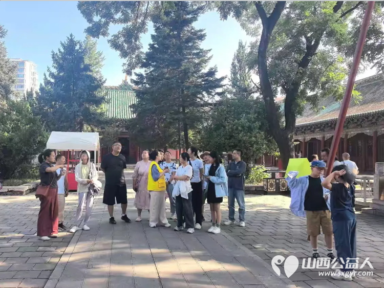 长治文保志愿者助力省运会在城隍庙开展义务讲解向来自各地的游客介绍城隍庙的历史与文化展现长治本地文化魅力也展现了长治志愿者的服务风采与本地文化底蕴 - 第15张