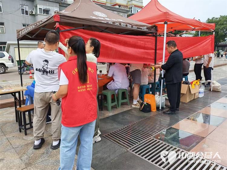 志愿服务进社区健康活动暖人心----介休市敬老协会2026年8月18日组织志愿者在西南街道裕华路社区为社区所有老人爱心理发义诊等多项贴心服务 - 第22张