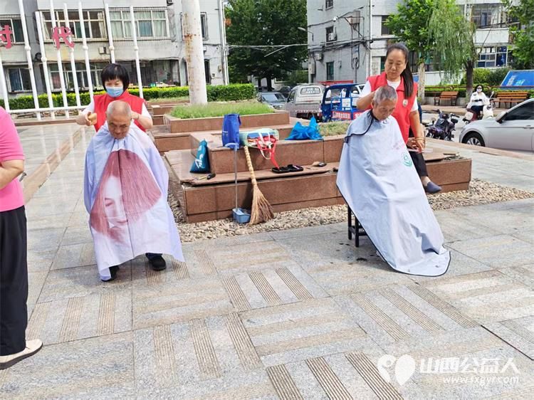 志愿服务进社区健康活动暖人心----介休市敬老协会2026年8月18日组织志愿者在西南街道裕华路社区为社区所有老人爱心理发义诊等多项贴心服务 - 第10张