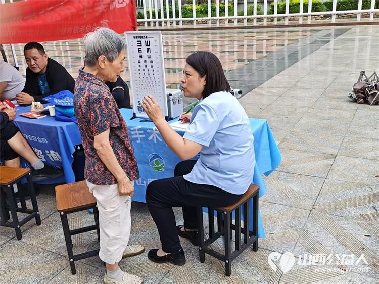 志愿服务进社区健康活动暖人心----介休市敬老协会2026年8月18日组织志愿者在西南街道裕华路社区为社区所有老人爱心理发义诊等多项贴心服务 - 第34张