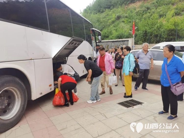 南京圣诺生物有限公司走进太原市杏花岭区比家美慈爱养护院慰问比家美长者为老人们送上了精心准备的生活物资更传递了对比家美长者们的深切关怀 - 第4张 - 山西公益人 南京圣诺生物有限公司走进太原市杏花岭区比家美慈爱养护院慰问比家美长者为老人们送上了精心准备的生活物资更传递了对比家美长者们的深切关怀 - 第4张