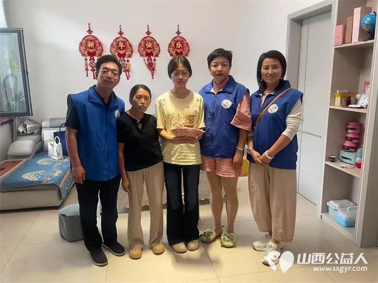 爱心助学暖人心----长治市小雨点公益志愿者协会助力黎城学子梁毓柯圆大学梦为梁毓柯发放2000元助学慰问金就读大同大学 - 第1张