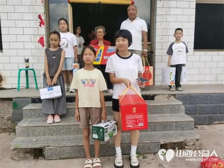 太原市阳光益佳信息服务有限公司在太谷县孤儿院隆重开展“学习雷锋阳光精神·让爱回家在行动”主题公益慰问活动 - 第4张