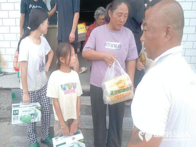 太原市阳光益佳信息服务有限公司在太谷县孤儿院隆重开展“学习雷锋阳光精神·让爱回家在行动”主题公益慰问活动 - 第10张