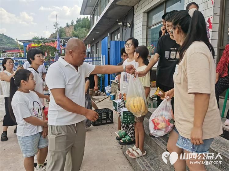 太原市阳光益佳信息服务有限公司在太谷县孤儿院隆重开展“学习雷锋阳光精神·让爱回家在行动”主题公益慰问活动 - 第7张