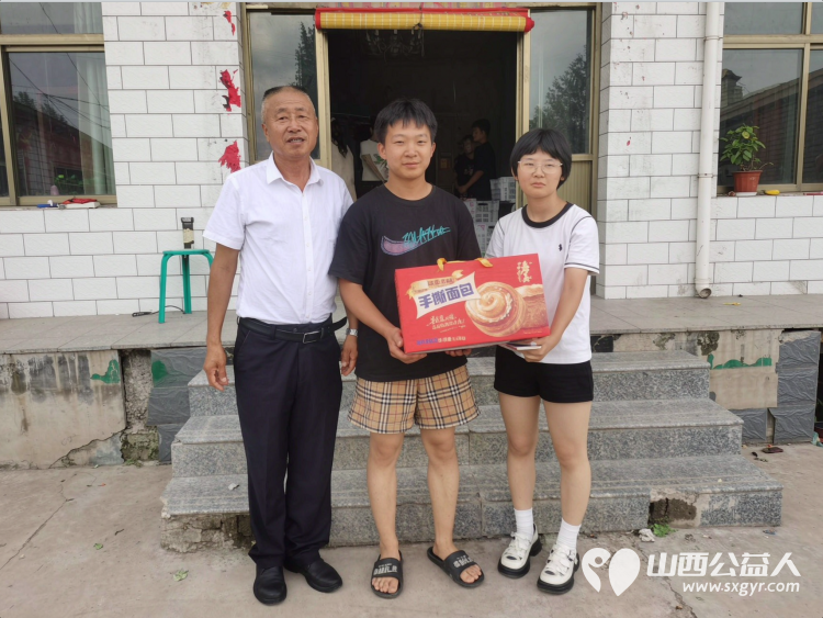 太原市阳光益佳信息服务有限公司在太谷县孤儿院隆重开展“学习雷锋阳光精神·让爱回家在行动”主题公益慰问活动 - 第3张