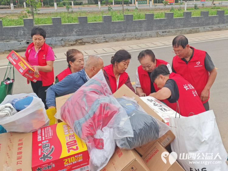 盛夏传温情公益暖人心----长治圆梦公益志愿者团队奔赴沁县徐村、东仁村开展困难家庭走访慰问公益行动为8户困境群众送去生活物资与暖心陪伴 - 第11张 - 山西公益人 盛夏传温情公益暖人心----长治圆梦公益志愿者团队奔赴沁县徐村、东仁村开展困难家庭走访慰问公益行动为8户困境群众送去生活物资与暖心陪伴 - 第11张
