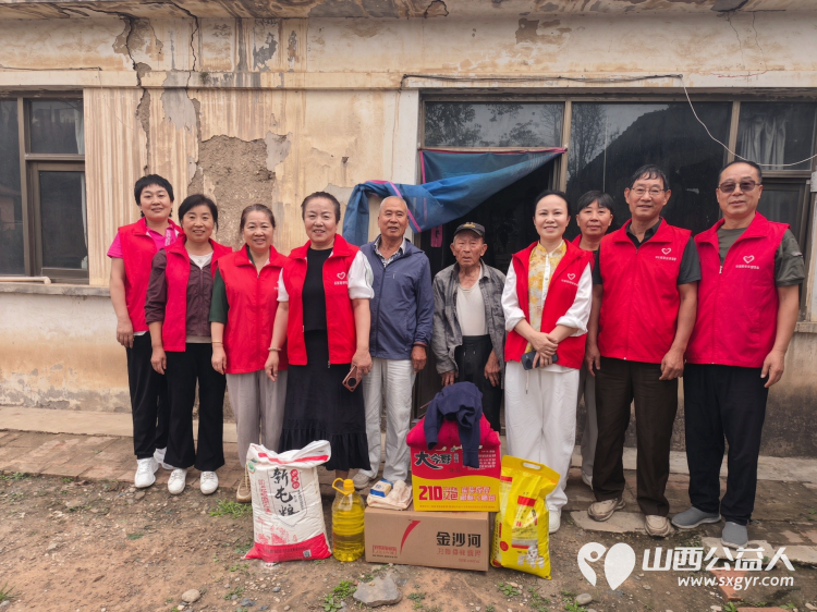 盛夏传温情公益暖人心----长治圆梦公益志愿者团队奔赴沁县徐村、东仁村开展困难家庭走访慰问公益行动为8户困境群众送去生活物资与暖心陪伴 - 第6张 - 山西公益人 盛夏传温情公益暖人心----长治圆梦公益志愿者团队奔赴沁县徐村、东仁村开展困难家庭走访慰问公益行动为8户困境群众送去生活物资与暖心陪伴 - 第6张