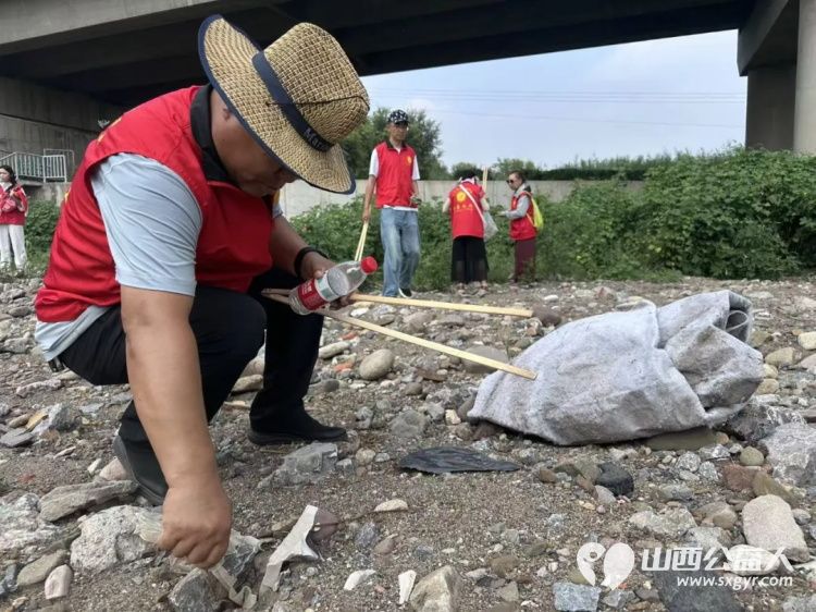 保护母亲河全省联动巡河护河系列活动再启动----阳泉市河长办联合阳泉市义工联合会在五渡湿地公园开展 十年守护幸福晋享 净滩行动市义工联义工民间巡河员共计50余人参加了活动 - 第10张 - 山西公益人 保护母亲河全省联动巡河护河系列活动再启动----阳泉市河长办联合阳泉市义工联合会在五渡湿地公园开展 十年守护幸福晋享 净滩行动市义工联义工民间巡河员共计50余人参加了活动 - 第10张