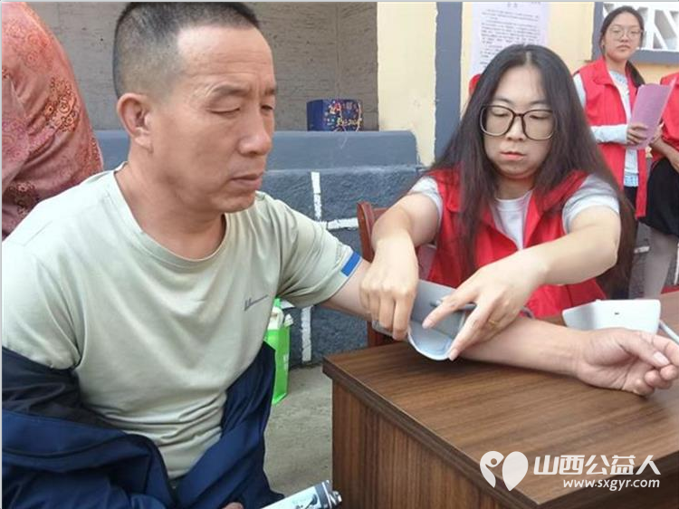 情暖南河服务便民----上党区义工协会走进西火镇南河村开展志愿服务活动向南河村居民提供民政政策宣传免费义诊和理发服务将志愿服务工作延伸到居民门口 - 第25张
