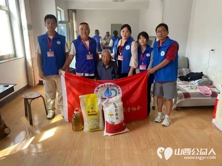 致敬最可爱的人----长治市小雨点公益志愿者协会的志愿者来壶关县树掌镇神北村看望九十七岁高龄的抗战老兵杨良顺去潞州区店上镇枣臻村看望99岁高龄的抗战老兵元占旗 - 第1张 - 山西公益人 致敬最可爱的人----长治市小雨点公益志愿者协会的志愿者来壶关县树掌镇神北村看望九十七岁高龄的抗战老兵杨良顺去潞州区店上镇枣臻村看望99岁高龄的抗战老兵元占旗 - 第1张