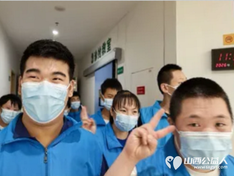 让爱行走一次特别的医院开放日----朔州市大医院组织朔州市慧恩尚德乐机构的残障儿童参观访问朔州市大医院医生志愿者告诉他们疾病是可以改善的康复是有希望的 - 第18张