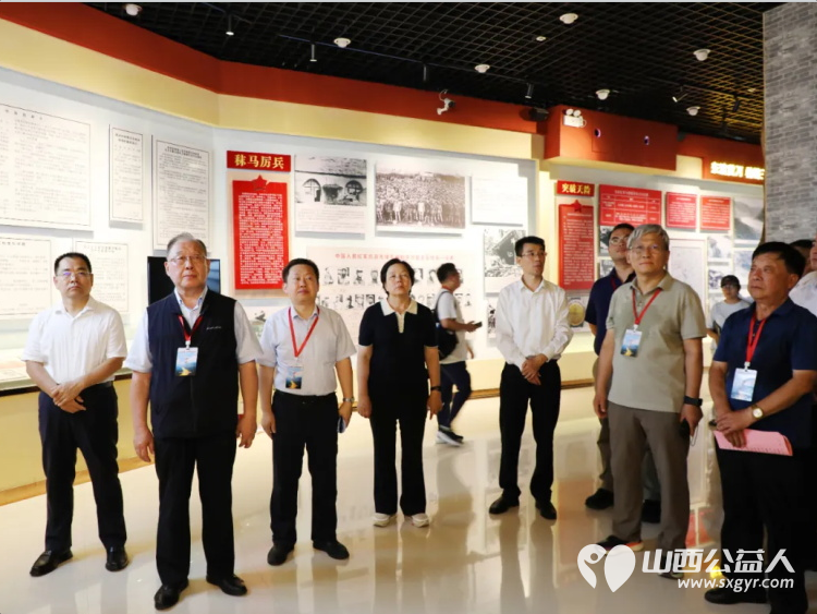 用爱铺就求学路用心点亮成才梦----石楼县举行2026晋绥情·阳光助学公益活动救助家庭经济困难的学生每人5000元资助总金额共60万元其中15万元来自本地爱心企业10万元来自香港爱心企业 - 第18张