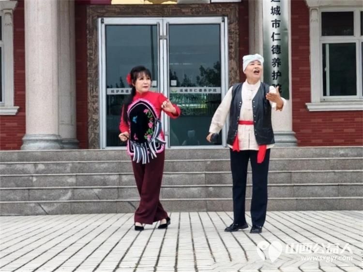 情暖夕阳爱满盐湖----盐湖区志愿者协会组织志愿者走进仁德养护院开展敬老志愿服务活动为老人们送去了理发修剪指甲文艺表演等贴心服务用实际行动践行尊老敬老的传统美德 - 第12张 - 山西公益人 情暖夕阳爱满盐湖----盐湖区志愿者协会组织志愿者走进仁德养护院开展敬老志愿服务活动为老人们送去了理发修剪指甲文艺表演等贴心服务用实际行动践行尊老敬老的传统美德 - 第12张
