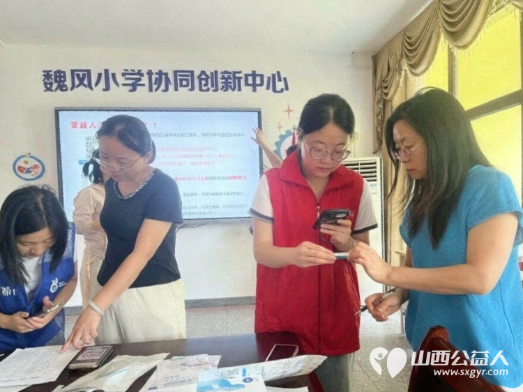 健康科普进校园公益筛查暖师心---运城市爱心驿站社会工作服务中心联合盐湖区志愿者协会“顶梁柱”肠道健康计划走进盐湖区魏风小学 - 第5张 - 山西公益人 健康科普进校园公益筛查暖师心---运城市爱心驿站社会工作服务中心联合盐湖区志愿者协会“顶梁柱”肠道健康计划走进盐湖区魏风小学 - 第5张
