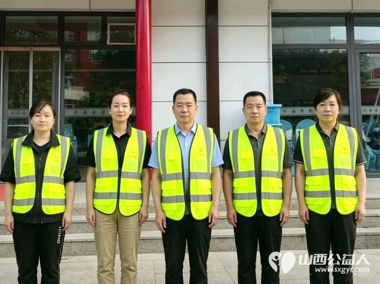 环保宣传进社区共建绿色美好家园----忻州市环保志愿者协会走进怡居苑西社区开展生态环保主题宣传活动把环保知识送到居民身边 - 第1张 - 山西公益人 环保宣传进社区共建绿色美好家园----忻州市环保志愿者协会走进怡居苑西社区开展生态环保主题宣传活动把环保知识送到居民身边 - 第1张