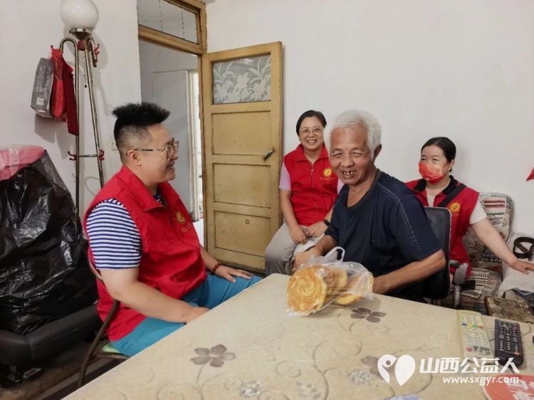 2026年8月阳泉市义工联合会组织义工开展幸福家园敬老服务28名义工对各社区的12位服务对象提供了志愿服务服务总时长达115小时用我们的真心陪伴守护老人的夕阳幸福时光 - 第7张