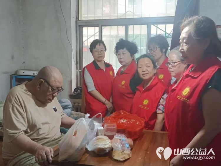 2026年8月阳泉市义工联合会组织义工开展幸福家园敬老服务28名义工对各社区的12位服务对象提供了志愿服务服务总时长达115小时用我们的真心陪伴守护老人的夕阳幸福时光 - 第12张