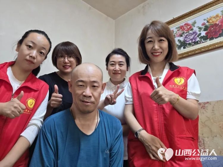 2026年8月阳泉市义工联合会组织义工开展幸福家园敬老服务28名义工对各社区的12位服务对象提供了志愿服务服务总时长达115小时用我们的真心陪伴守护老人的夕阳幸福时光 - 第1张