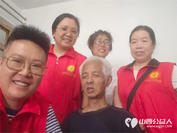 2026年8月阳泉市义工联合会组织义工开展幸福家园敬老服务28名义工对各社区的12位服务对象提供了志愿服务服务总时长达115小时用我们的真心陪伴守护老人的夕阳幸福时光 - 第6张