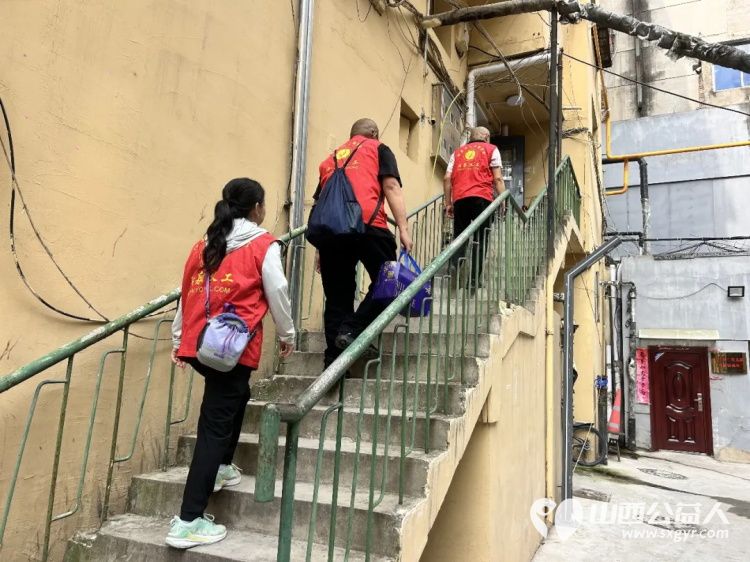 2026年8月阳泉市义工联合会组织义工开展幸福家园敬老服务28名义工对各社区的12位服务对象提供了志愿服务服务总时长达115小时用我们的真心陪伴守护老人的夕阳幸福时光 - 第24张