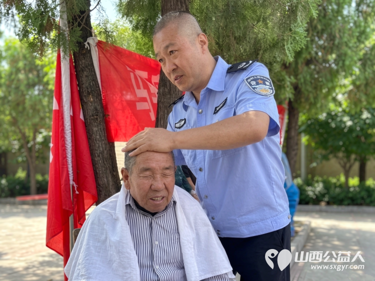 情暖夕阳红爱满养老院——临县交安救援大队走进吴家湾优居养老院开展敬老爱老志愿服务活动用歌声与欢笑真心与行动为老人们送去党组织的关怀和社会的温暖 - 第15张 - 山西公益人 情暖夕阳红爱满养老院——临县交安救援大队走进吴家湾优居养老院开展敬老爱老志愿服务活动用歌声与欢笑真心与行动为老人们送去党组织的关怀和社会的温暖 - 第15张