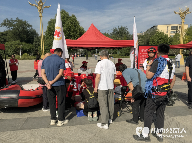 弘扬慈善文化践行慈善惠民｜阳泉市红十字纵擎救援队开展应急救援科普展示活动以专业力量传递慈善温度用硬核本领守护群众平安 - 第4张