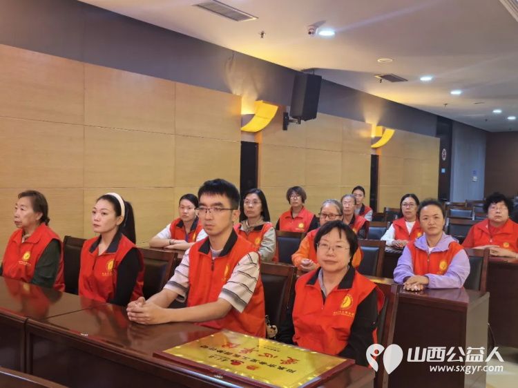 阳泉市义工联合会举行2026年彩虹助学助学金发放仪式义工联捐赠的6万元善款凝聚着义工的点滴爱心向每一位捐款人致敬受助学生做励志发言向资助人表达了真诚的谢意并立志回馈社会传递爱心 - 第13张