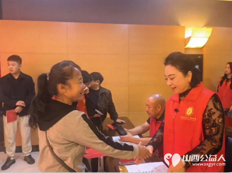 阳泉市义工联合会举行2026年彩虹助学助学金发放仪式义工联捐赠的6万元善款凝聚着义工的点滴爱心向每一位捐款人致敬受助学生做励志发言向资助人表达了真诚的谢意并立志回馈社会传递爱心 - 第19张