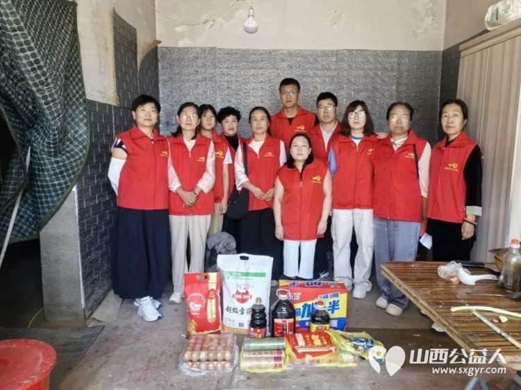 情系困境群众志愿传递温情----忻州市爱心公益协会走进忻府区东楼乡东楼村为困境群众王先锋送上米面油等生活物资帮扶与暖心关怀以点滴善举传递社会温情 - 第1张 - 山西公益人 情系困境群众志愿传递温情----忻州市爱心公益协会走进忻府区东楼乡东楼村为困境群众王先锋送上米面油等生活物资帮扶与暖心关怀以点滴善举传递社会温情 - 第1张