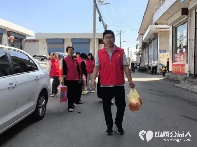 情系困境群众志愿传递温情----忻州市爱心公益协会走进忻府区东楼乡东楼村为困境群众王先锋送上米面油等生活物资帮扶与暖心关怀以点滴善举传递社会温情 - 第4张 - 山西公益人 情系困境群众志愿传递温情----忻州市爱心公益协会走进忻府区东楼乡东楼村为困境群众王先锋送上米面油等生活物资帮扶与暖心关怀以点滴善举传递社会温情 - 第4张