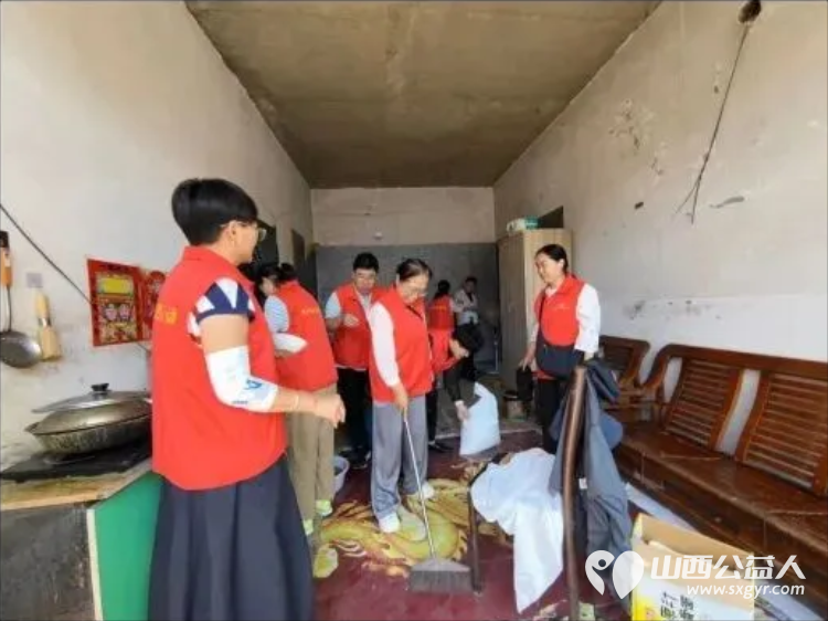 情系困境群众志愿传递温情----忻州市爱心公益协会走进忻府区东楼乡东楼村为困境群众王先锋送上米面油等生活物资帮扶与暖心关怀以点滴善举传递社会温情 - 第8张 - 山西公益人 情系困境群众志愿传递温情----忻州市爱心公益协会走进忻府区东楼乡东楼村为困境群众王先锋送上米面油等生活物资帮扶与暖心关怀以点滴善举传递社会温情 - 第8张