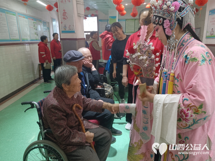 寿阳县卡卡公益携手山西鼎盛源煤层气开发有限公司、山西阿勇非遗文化艺术中心、众享商贸有限公司走进寿川敬老院开展爱心慰问活动为院内老人送去米面油纯牛奶等生活物资 - 第29张