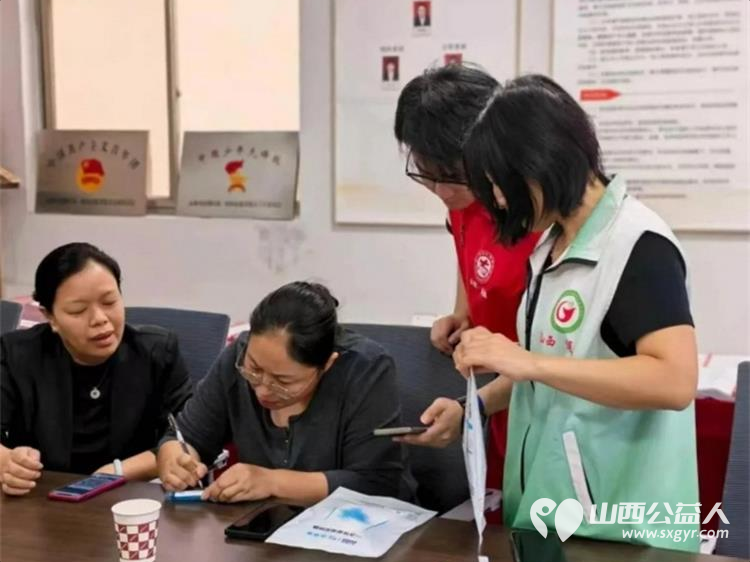 守护顶梁柱撑起健康伞 | 盐湖区志愿者协会把肠癌早筛采样包送到志愿者身边开展肠道健康公益科普暨免费早筛服务活动将健康送到更多群众身边 - 第4张