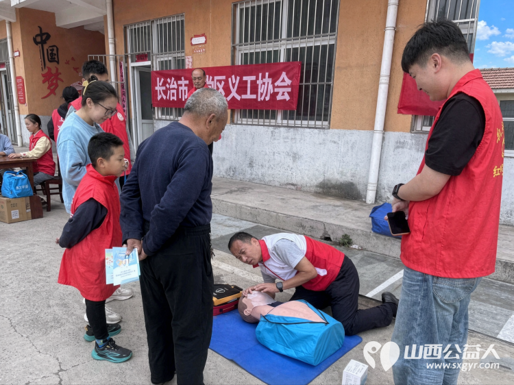 暖心便民服务进基层----上党区义工协会守护一老一小困难群众及特殊群体的实际生活爱心义剪惠民政策宣传提供免费基础健康检查将便民服务送到基层群众身边 - 第30张