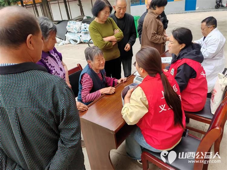 暖心便民服务进基层----上党区义工协会守护一老一小困难群众及特殊群体的实际生活爱心义剪惠民政策宣传提供免费基础健康检查将便民服务送到基层群众身边 - 第36张