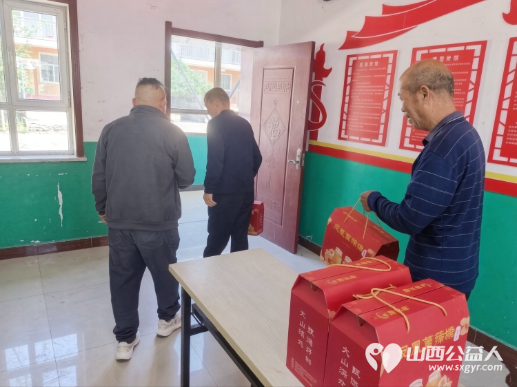 潞城区正能量公益协会长治市潞城区史回镇郭家堡村第四十二个教师节慰问全体在岗退休离休教师及教育工作者 - 第7张
