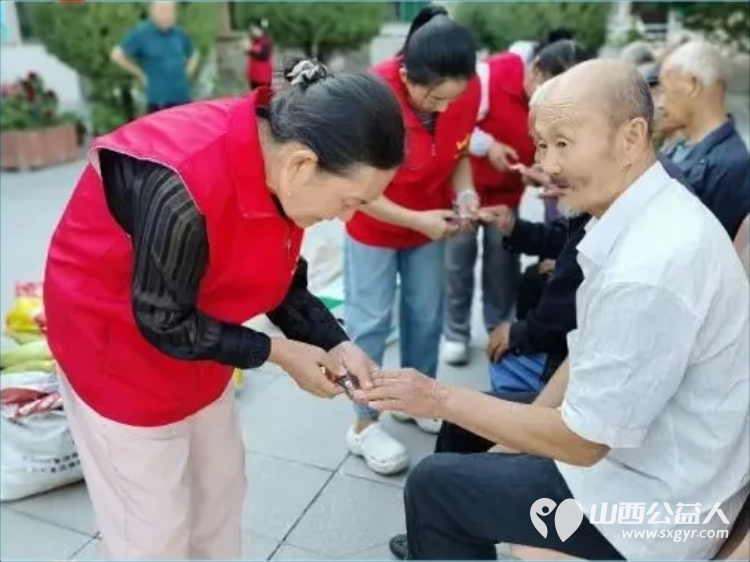 情暖敬老路志愿微光润----忻州市爱心公益协会携手社会爱心人士赴代县慰问敬老院五保老人把物资帮扶和暖心陪伴送到老人身边 - 第9张 - 山西公益人 情暖敬老路志愿微光润----忻州市爱心公益协会携手社会爱心人士赴代县慰问敬老院五保老人把物资帮扶和暖心陪伴送到老人身边 - 第9张