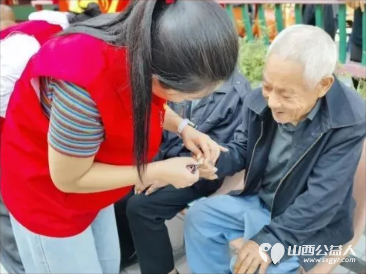 情暖敬老路志愿微光润----忻州市爱心公益协会携手社会爱心人士赴代县慰问敬老院五保老人把物资帮扶和暖心陪伴送到老人身边 - 第7张 - 山西公益人 情暖敬老路志愿微光润----忻州市爱心公益协会携手社会爱心人士赴代县慰问敬老院五保老人把物资帮扶和暖心陪伴送到老人身边 - 第7张
