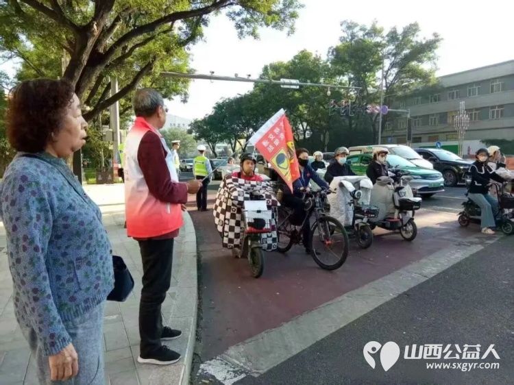 文明出行守新规志愿护航筑防线----长治市正能量公益协会志愿者与一线交警开展电动自行车交通安全专项宣传与文明劝导志愿服务活动全方位守护群众出行安全 - 第30张 - 山西公益人 文明出行守新规志愿护航筑防线----长治市正能量公益协会志愿者与一线交警开展电动自行车交通安全专项宣传与文明劝导志愿服务活动全方位守护群众出行安全 - 第30张