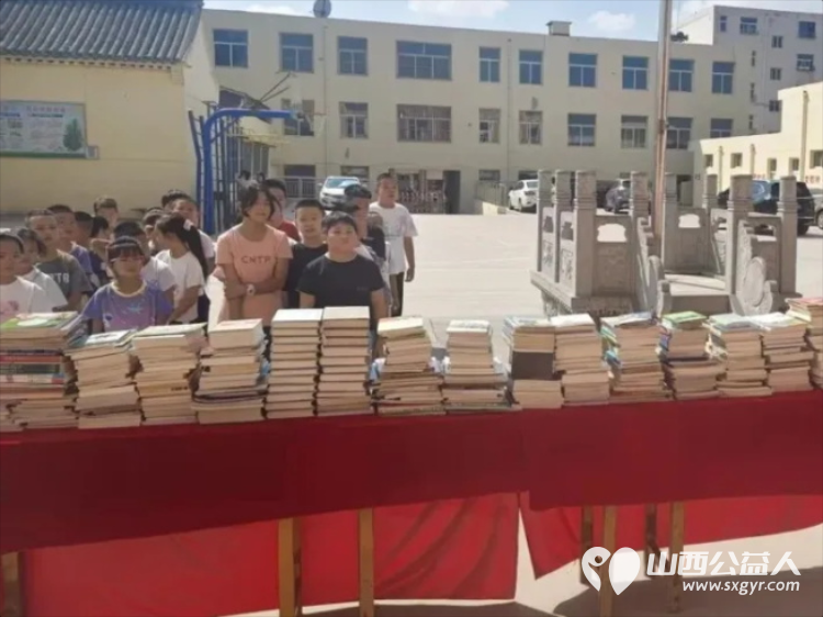 津晋公益双联动乡村校园筑书香----正能量公益志愿服务天津河东联络站携手山西五台联络站奔赴山西省五台县沟南小学开展公益图书捐赠活动为乡村学子送去600册书籍与温暖关怀 - 第3张 - 山西公益人 津晋公益双联动乡村校园筑书香----正能量公益志愿服务天津河东联络站携手山西五台联络站奔赴山西省五台县沟南小学开展公益图书捐赠活动为乡村学子送去600册书籍与温暖关怀 - 第3张