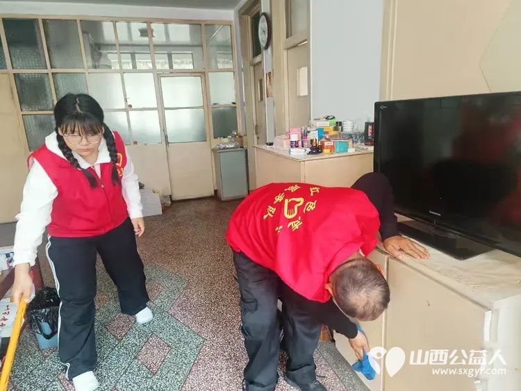 月满中秋送温情志愿服务暖人心----忻府区红色志愿服务队中秋佳节节前走访慰问志愿服务活动慰问生活困难家庭 - 第10张 - 山西公益人 月满中秋送温情志愿服务暖人心----忻府区红色志愿服务队中秋佳节节前走访慰问志愿服务活动慰问生活困难家庭 - 第10张
