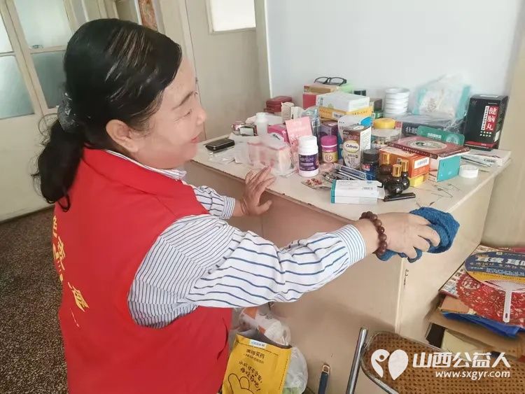 月满中秋送温情志愿服务暖人心----忻府区红色志愿服务队中秋佳节节前走访慰问志愿服务活动慰问生活困难家庭 - 第6张 - 山西公益人 月满中秋送温情志愿服务暖人心----忻府区红色志愿服务队中秋佳节节前走访慰问志愿服务活动慰问生活困难家庭 - 第6张