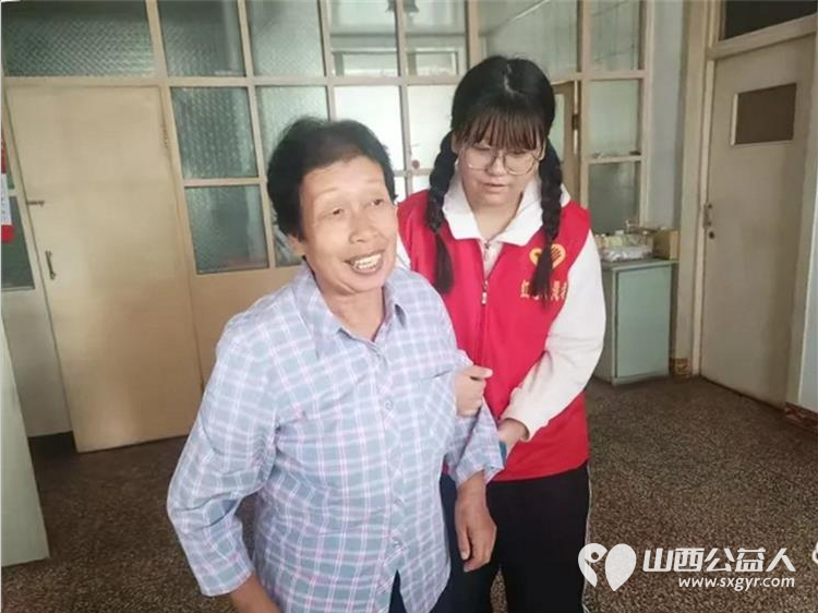 月满中秋送温情志愿服务暖人心----忻府区红色志愿服务队中秋佳节节前走访慰问志愿服务活动慰问生活困难家庭 - 第3张 - 山西公益人 月满中秋送温情志愿服务暖人心----忻府区红色志愿服务队中秋佳节节前走访慰问志愿服务活动慰问生活困难家庭 - 第3张